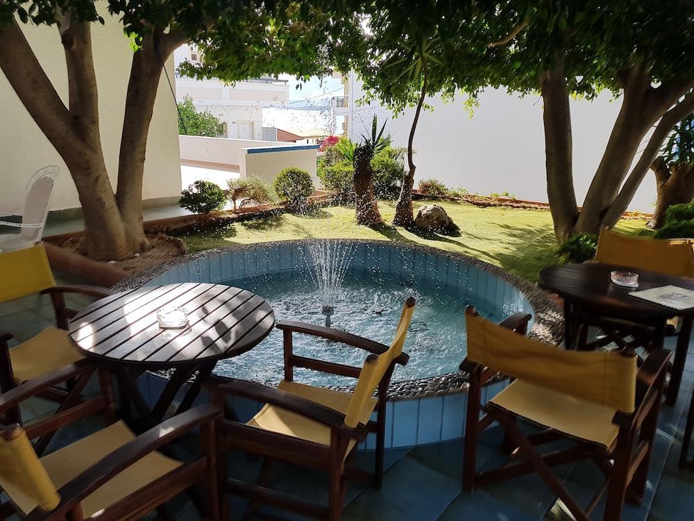 Amazones Villas Apartments Chersonissos Buitenkant foto