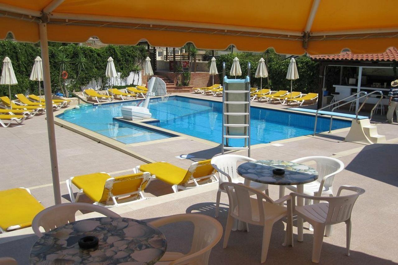Amazones Villas Apartments Chersonissos Buitenkant foto